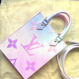 💯Auth. Louis Vuitton Petit Sac Plat in Monogram gradation canvas Spring in city